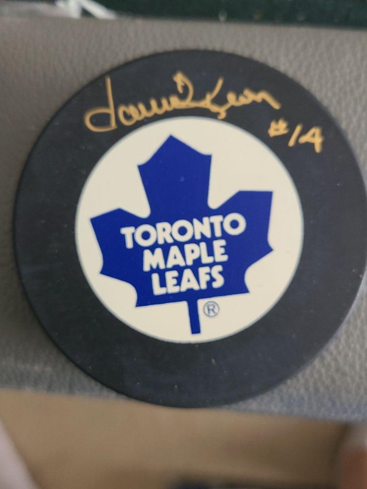 Dave Keon signed old game puck