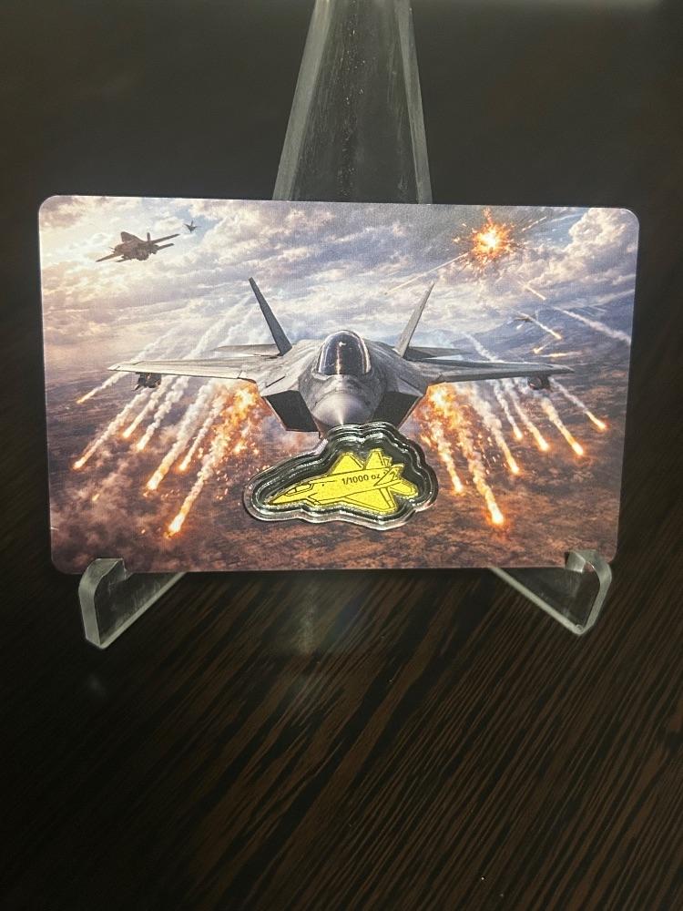 Gold Fighter Jet 1/1000 Ounce