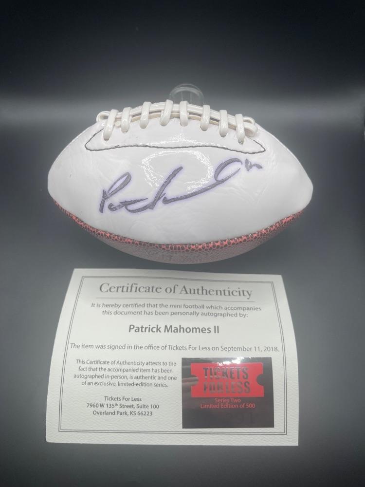 Patrick Mahomes Auto Mini Ball