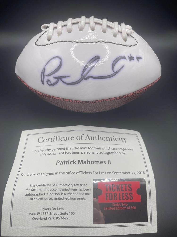 PatrickMahomes Auto Mini Ball